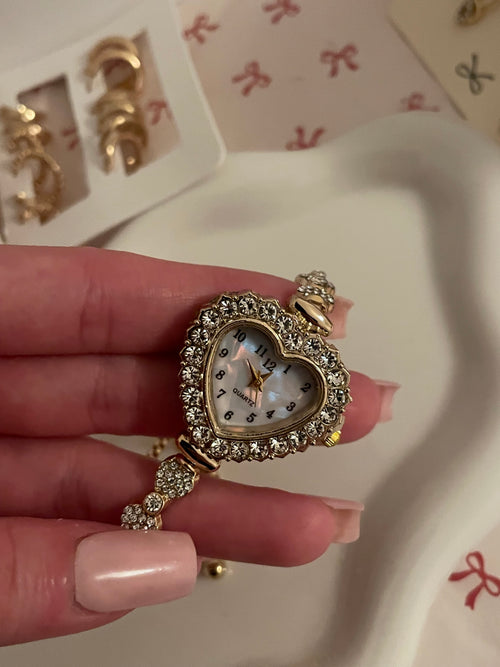 AMOREA – Heart Watch